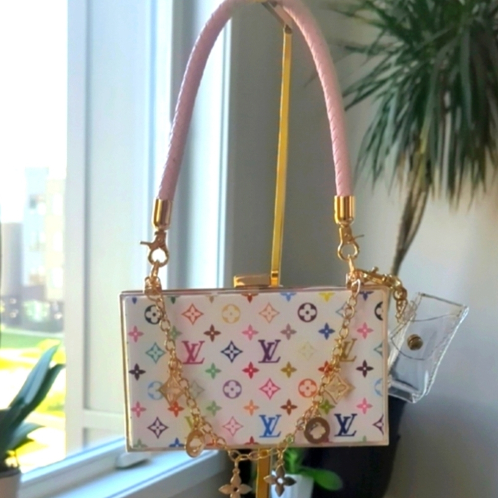 Wearable Art 👜